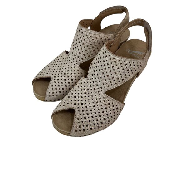 Dansko Beige Leather Perforated Slingback Sandals Wood-Look Block Heel SZ 36 - Picture 11 of 16